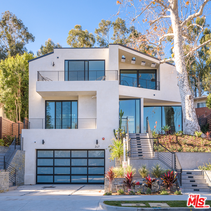 267 Beloit Avenue Los Angeles, CA 90049 - Photo 2 of 54