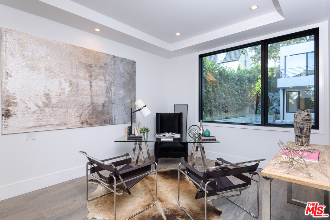 267 Beloit Avenue Los Angeles, CA 90049 - Photo 19 of 54