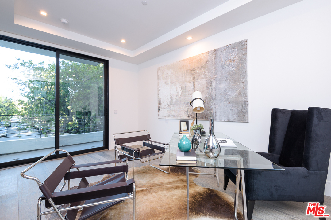 267 Beloit Avenue Los Angeles, CA 90049 - Photo 20 of 54