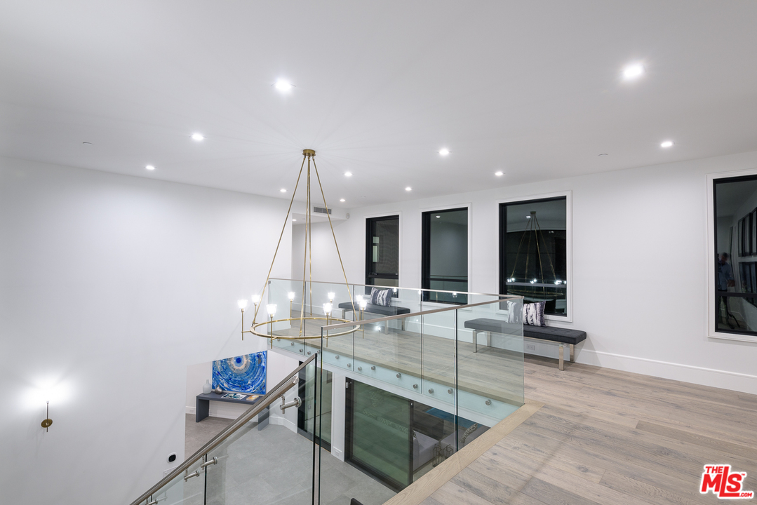 267 Beloit Avenue Los Angeles, CA 90049 - Photo 22 of 54