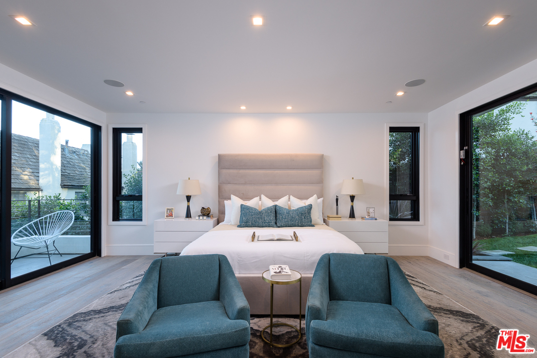 267 Beloit Avenue Los Angeles, CA 90049 - Photo 24 of 54