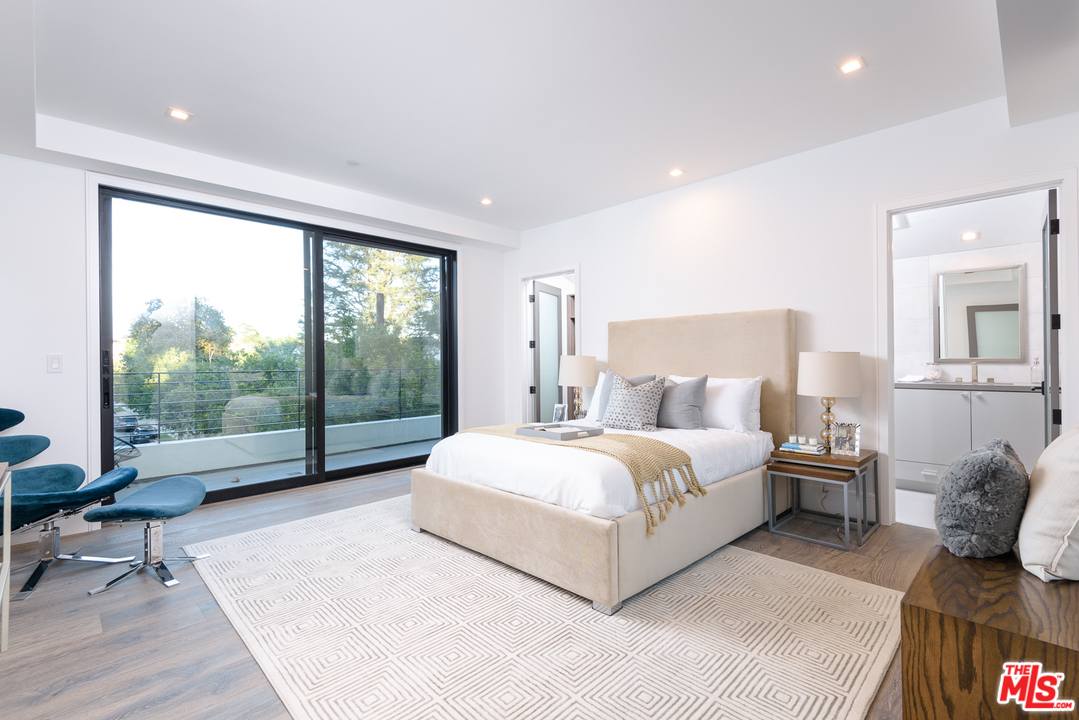 267 Beloit Avenue Los Angeles, CA 90049 - Photo 33 of 54