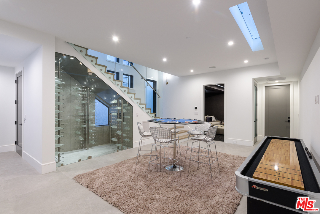 267 Beloit Avenue Los Angeles, CA 90049 - Photo 37 of 54