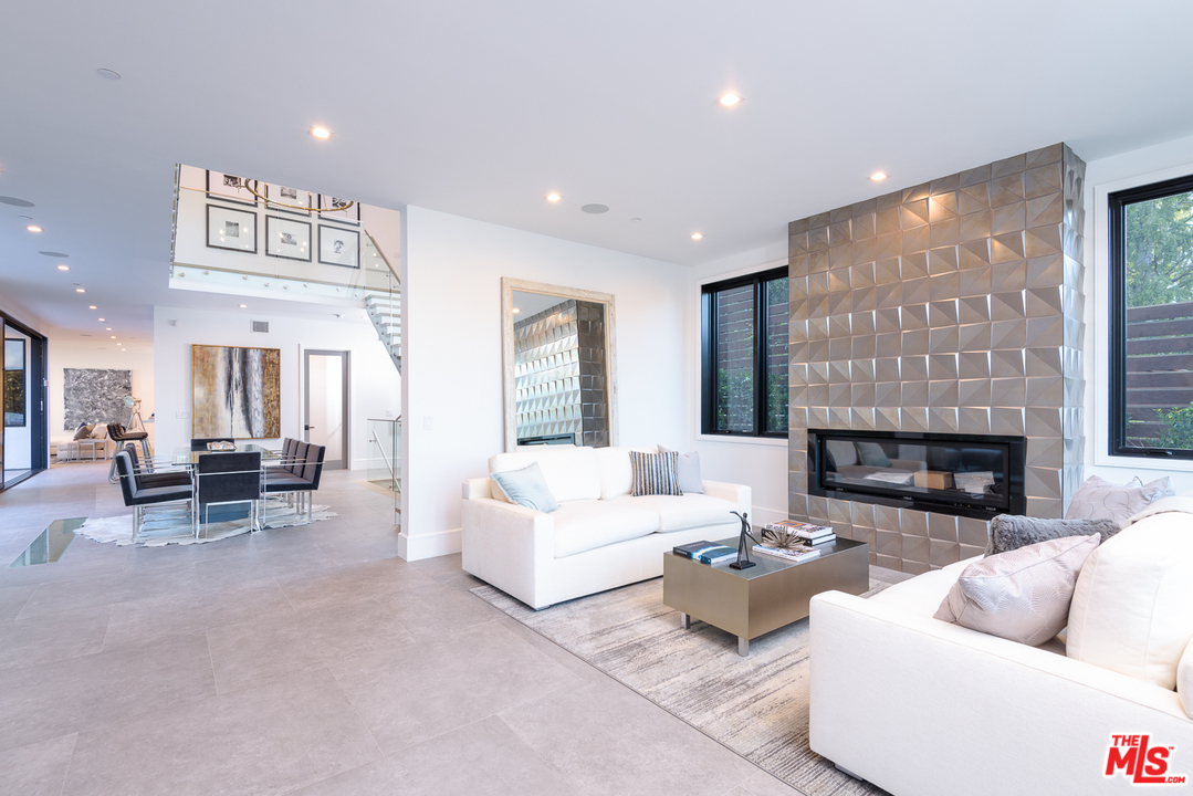 267 Beloit Avenue Los Angeles, CA 90049 - Photo 5 of 54