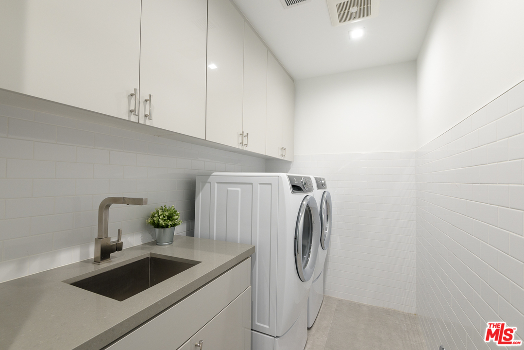 267 Beloit Avenue Los Angeles, CA 90049 - Photo 41 of 54