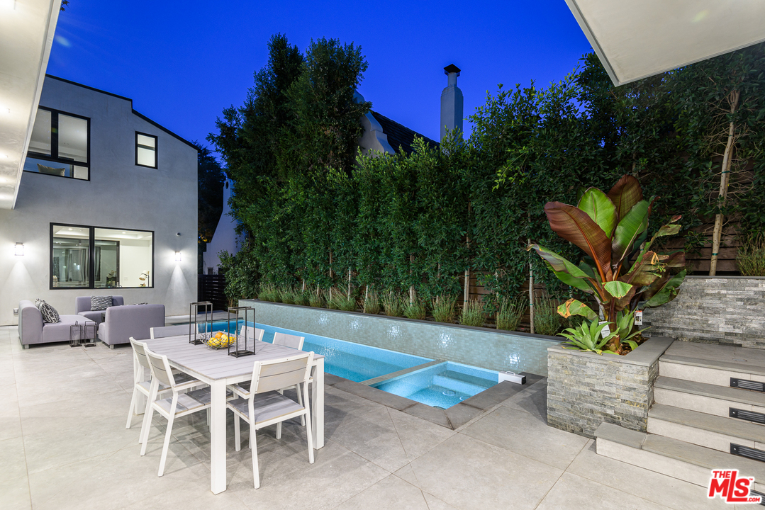 267 Beloit Avenue Los Angeles, CA 90049 - Photo 42 of 54