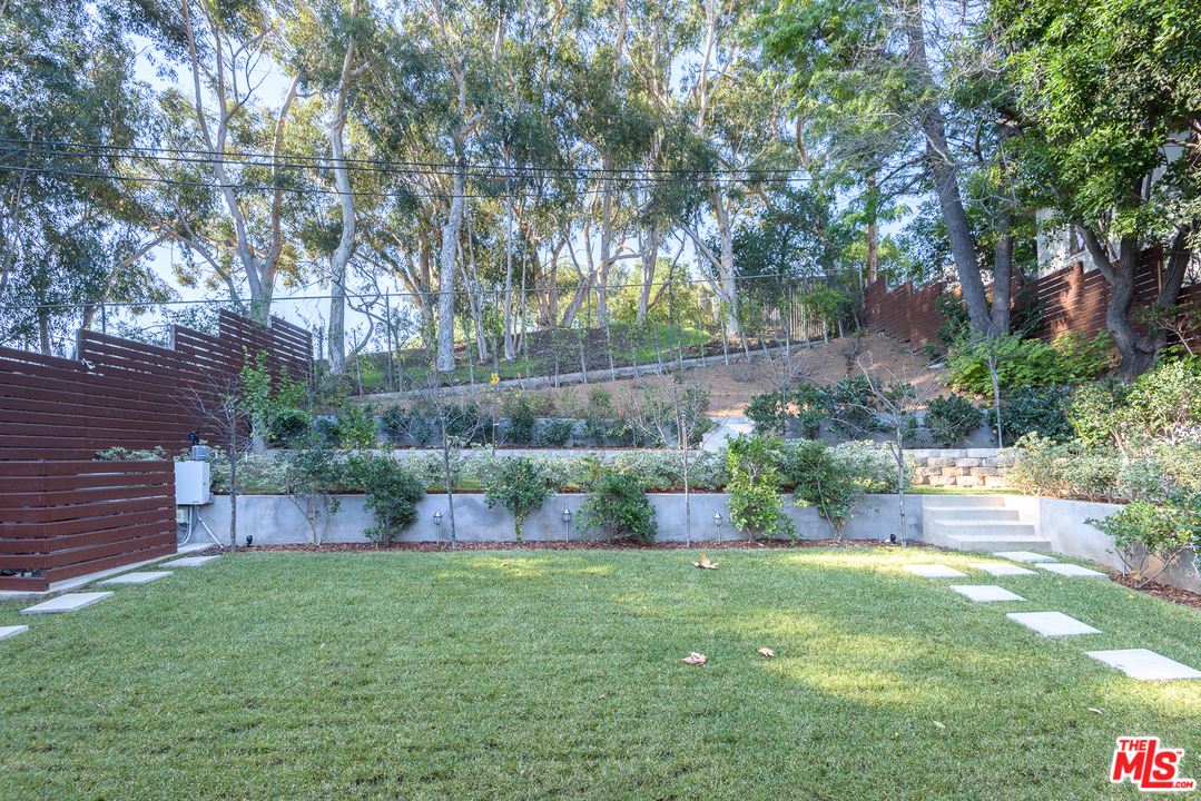 267 Beloit Avenue Los Angeles, CA 90049 - Photo 52 of 54