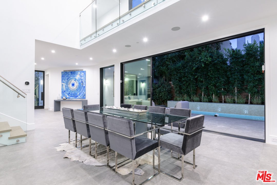 267 Beloit Avenue Los Angeles, CA 90049 - Photo 8 of 54