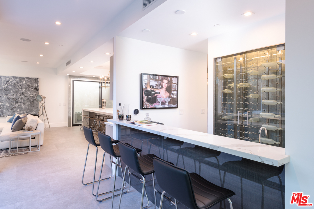 267 Beloit Avenue Los Angeles, CA 90049 - Photo 10 of 54