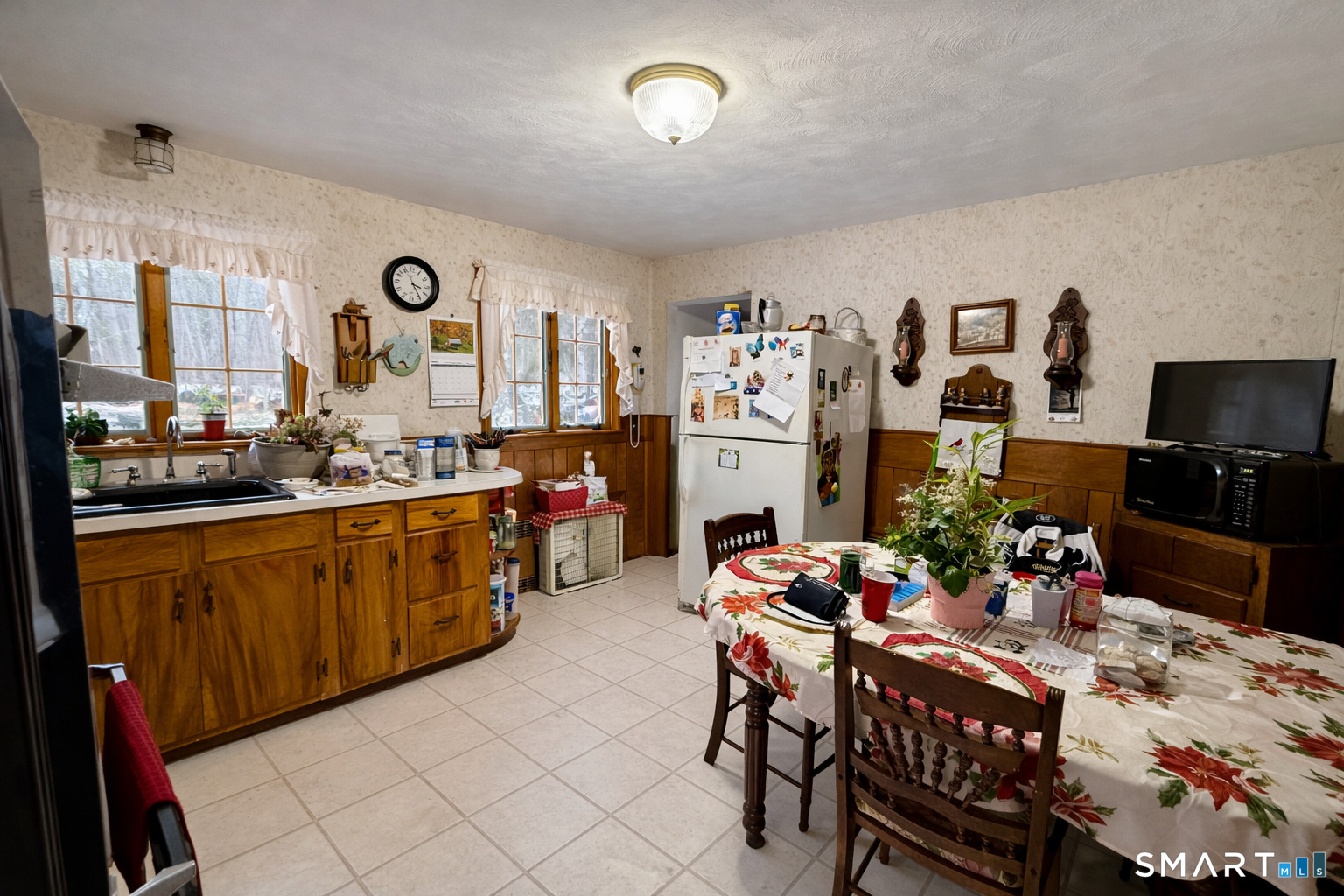 303 Bulkeley Hill Road Colchester, CT 06415 - Photo 6 of 12