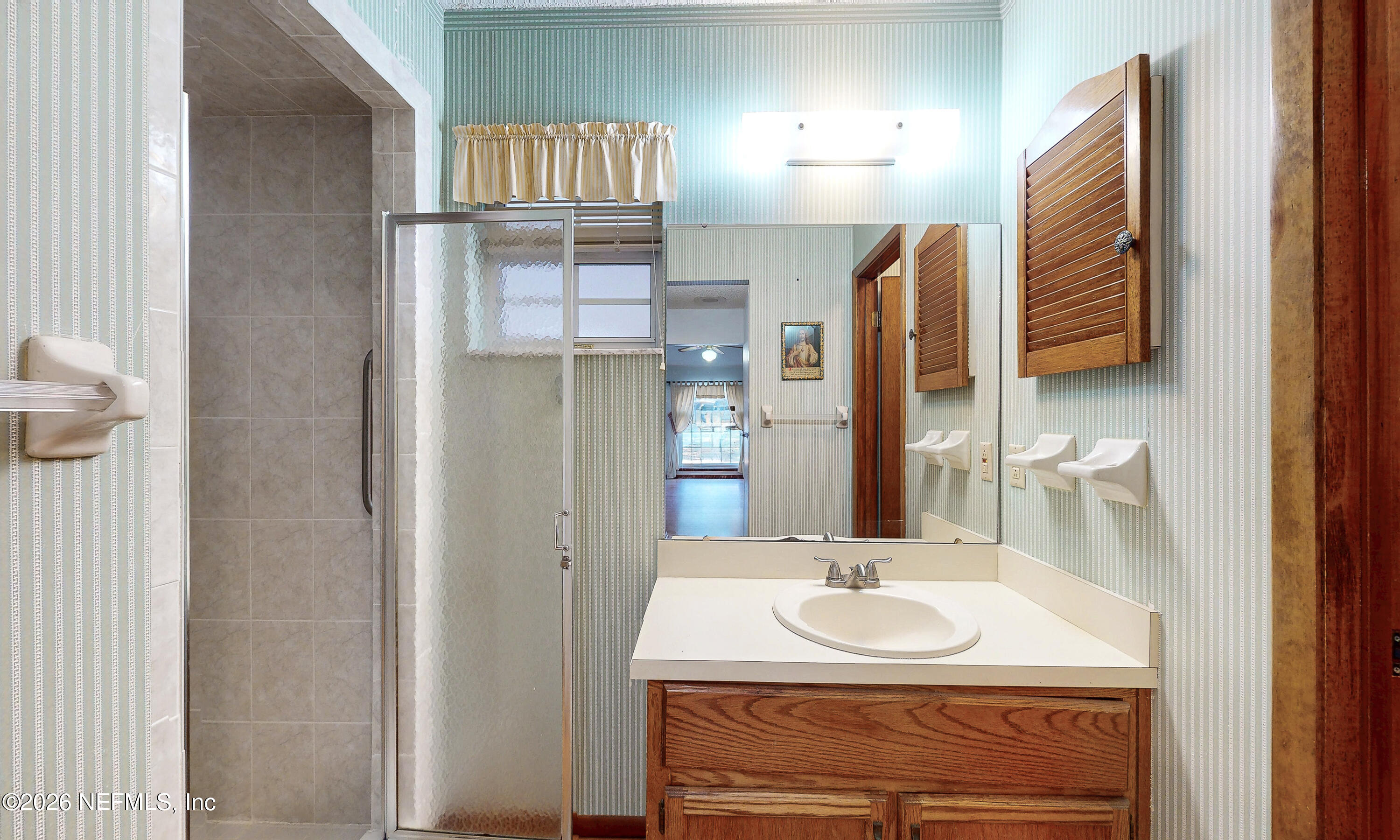 2781 Camel Circle Middleburg, FL 32068 - Photo 18 of 43 Owners Bath