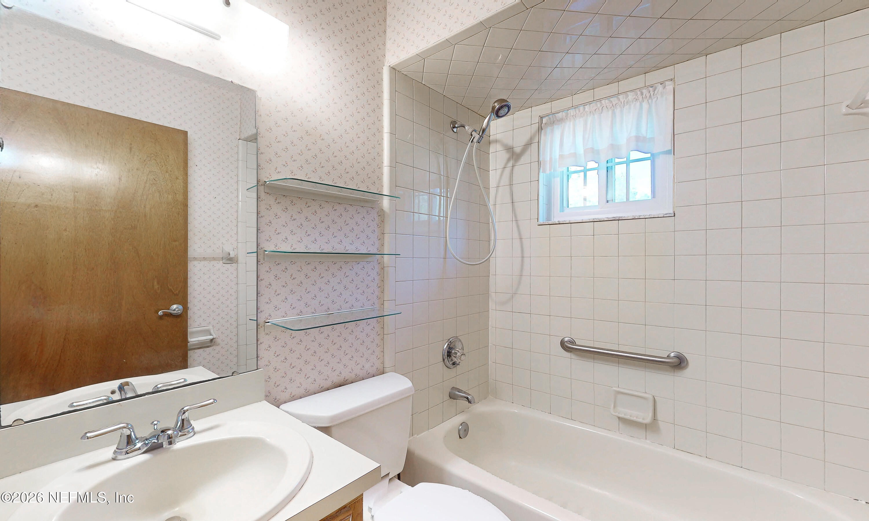 2781 Camel Circle Middleburg, FL 32068 - Photo 22 of 43 Bathroom 2