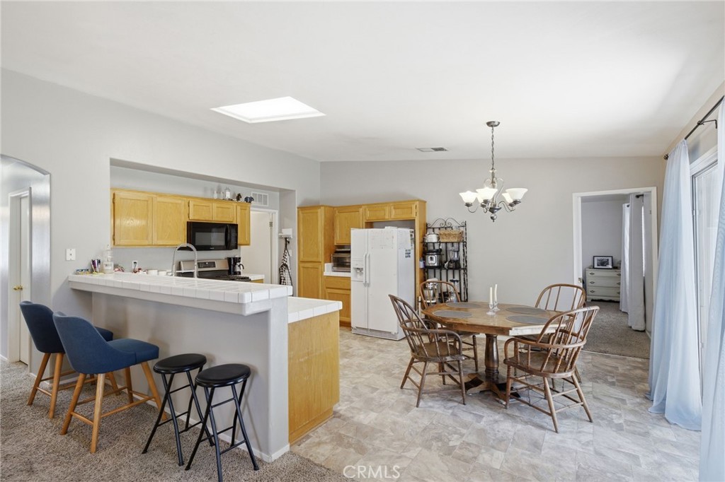 5716 March Meadows Way Bakersfield, CA 93313 - Photo 12 of 47