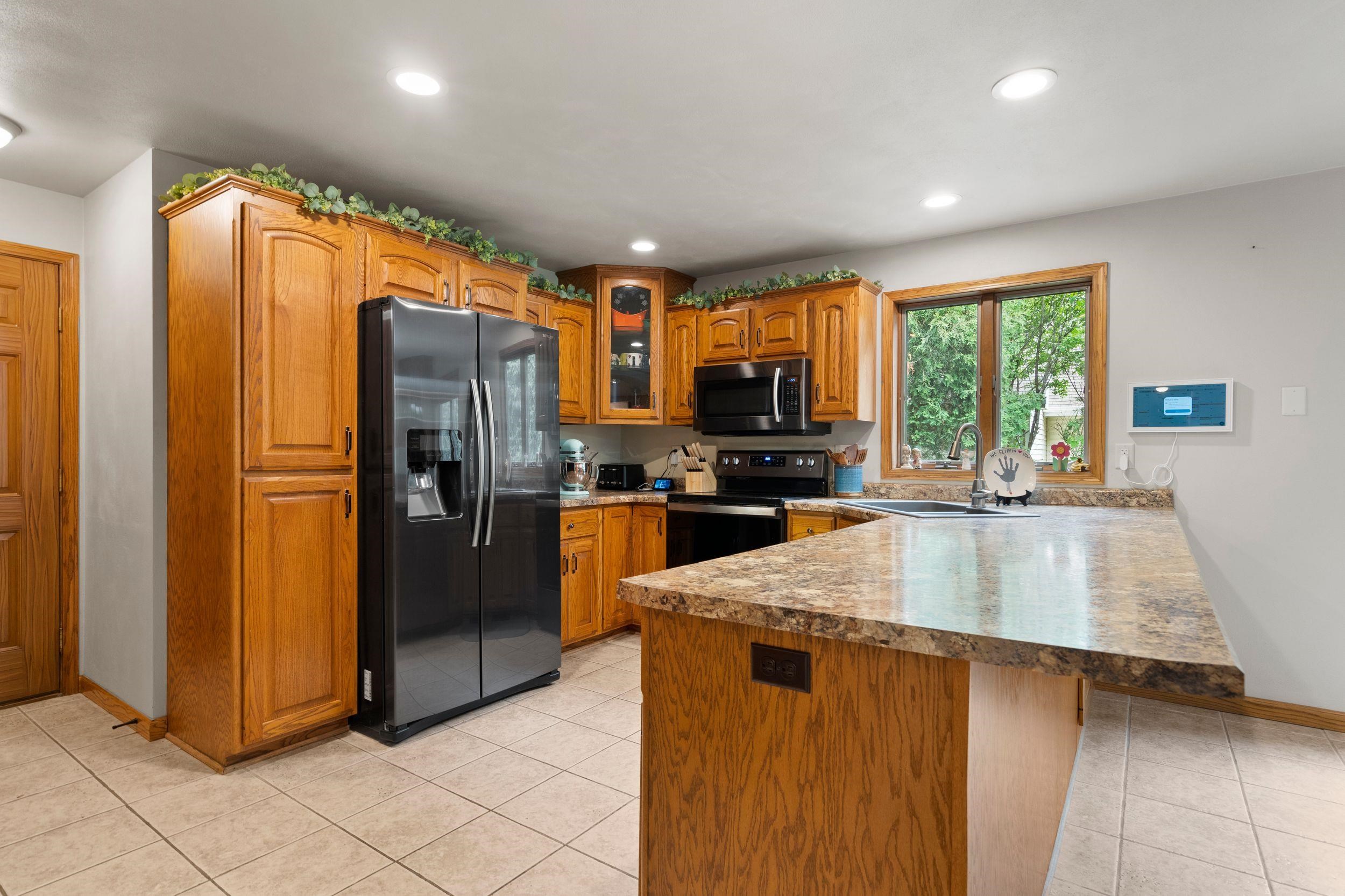 W2585 Oakbrook Court Appleton, WI 54915 - Photo 25 of 56