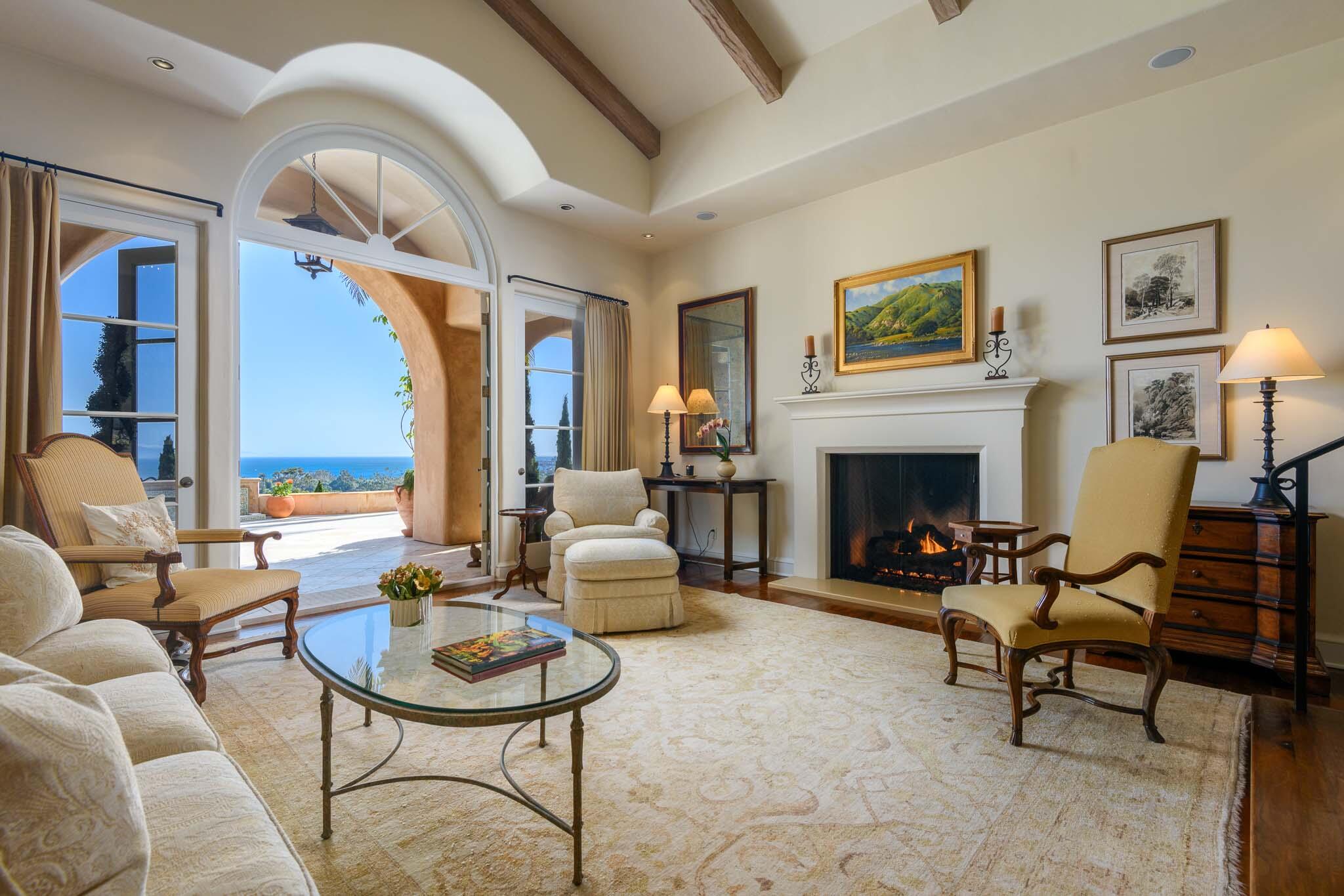 141 Rametto Road Santa Barbara, CA 93108 - Photo 6 of 44 LivingRoom3
