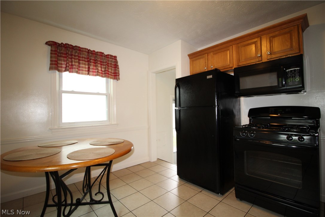 6340 State Road Cleveland, OH 44134 - Photo 3 of 35