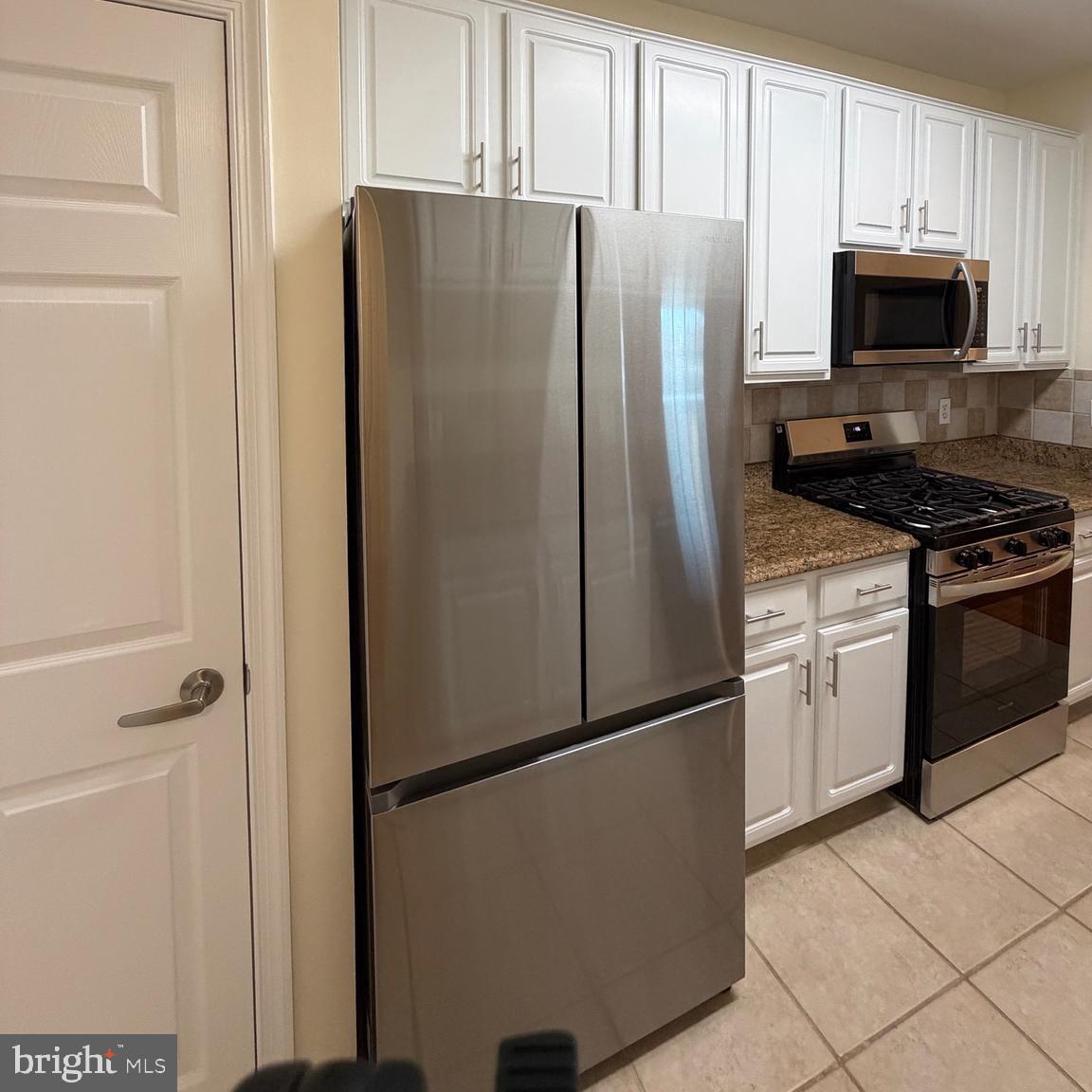 20453 Chesapeake Square, Unit 101 Sterling, VA 20165 - Photo 12 of 51 NEW appliances