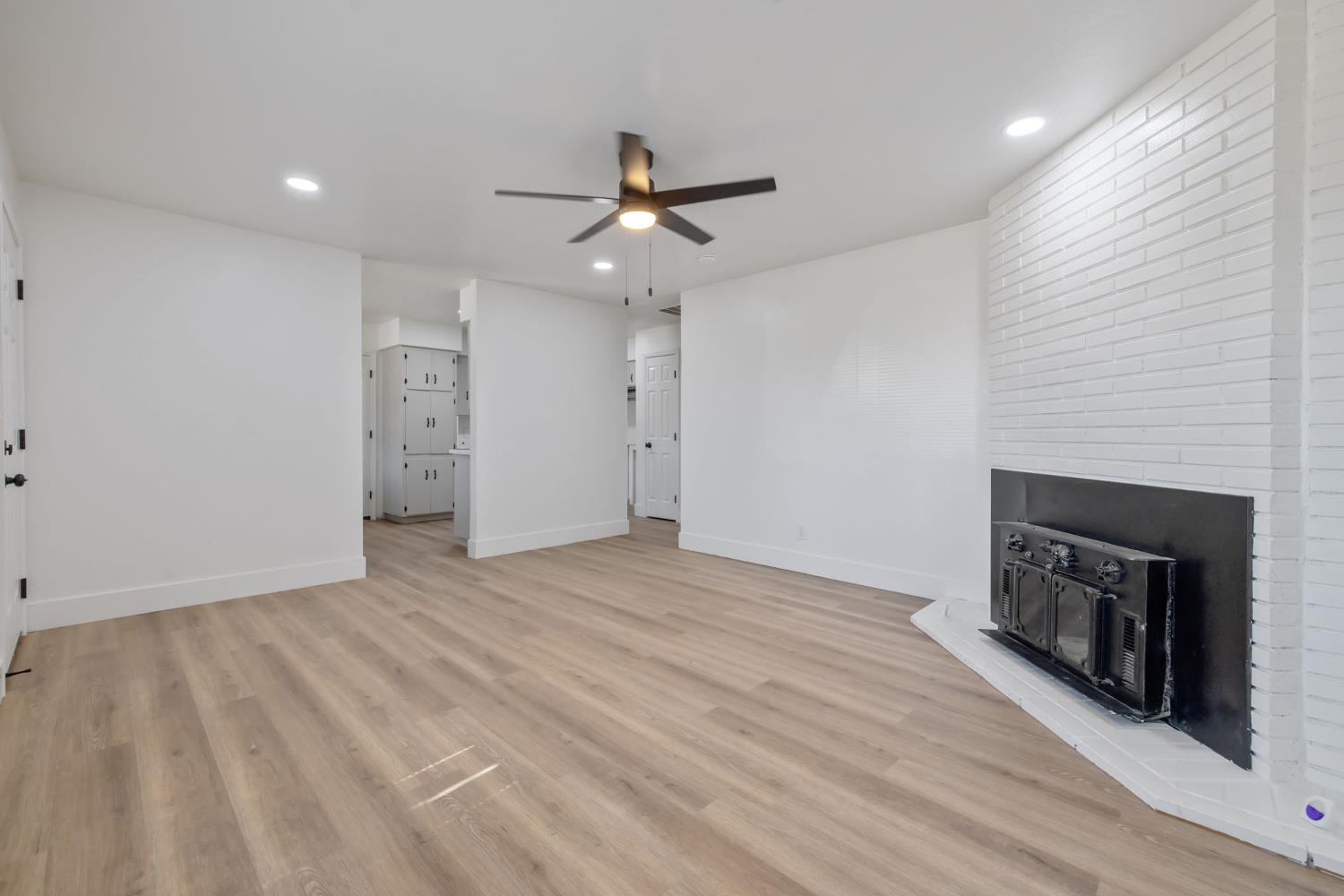 1005 Austin Street Madera, CA 93638 - Photo 8 of 28