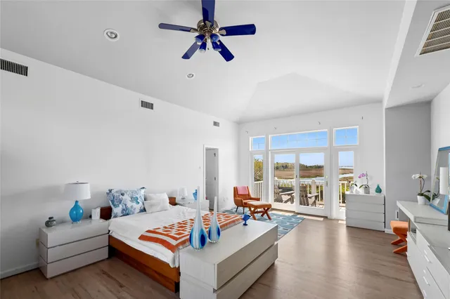 $2,375,000 | 14 South Country Road, Westhampton, NY 11977