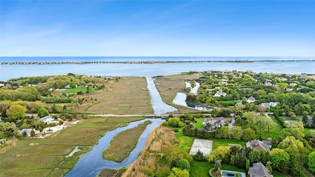 $2,375,000 | 14 South Country Road, Westhampton, NY 11977