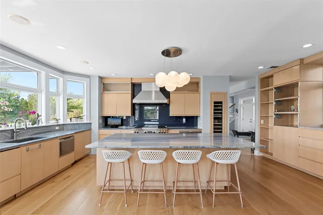 $2,375,000 | 14 South Country Road, Westhampton, NY 11977