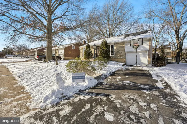 $2,900 | 2210 Bradmoor Road, Wilmington, DE 19803