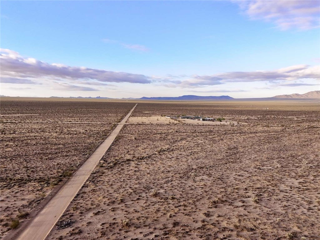 20030 South Billy The Kid Road Yucca, AZ 86438 - Photo 6 of 20