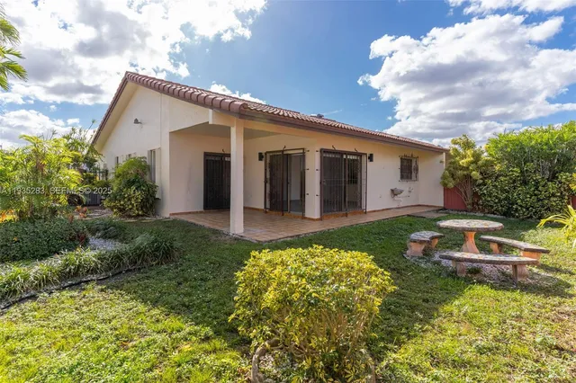 a front view of house with yard