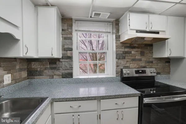 $299,000 | 2966 South Columbus Street, Unit B2, Arlington, VA 22206