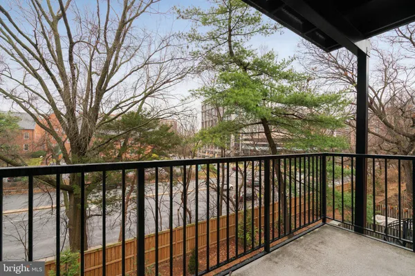 $299,000 | 2966 South Columbus Street, Unit B2, Arlington, VA 22206