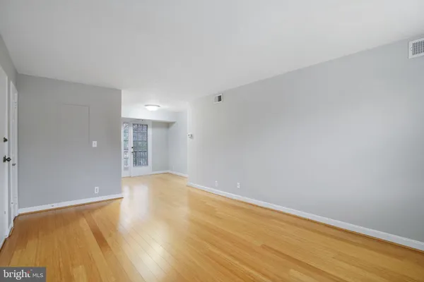 $299,000 | 2966 South Columbus Street, Unit B2, Arlington, VA 22206