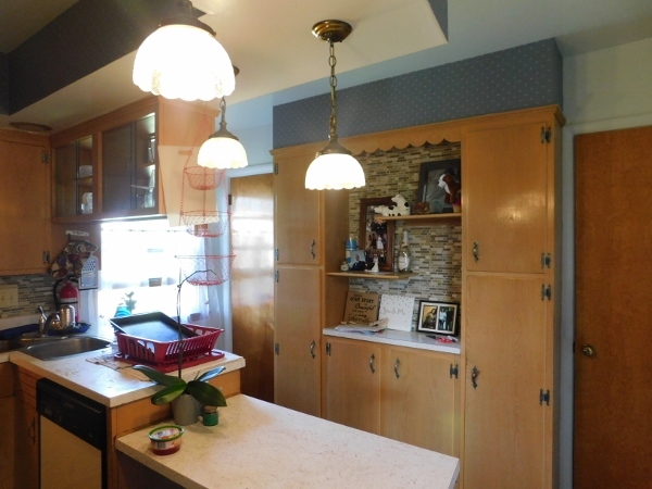 714 North Main Street Rochelle, IL 61068 - Photo 4 of 15 a room with a table and chairs in it