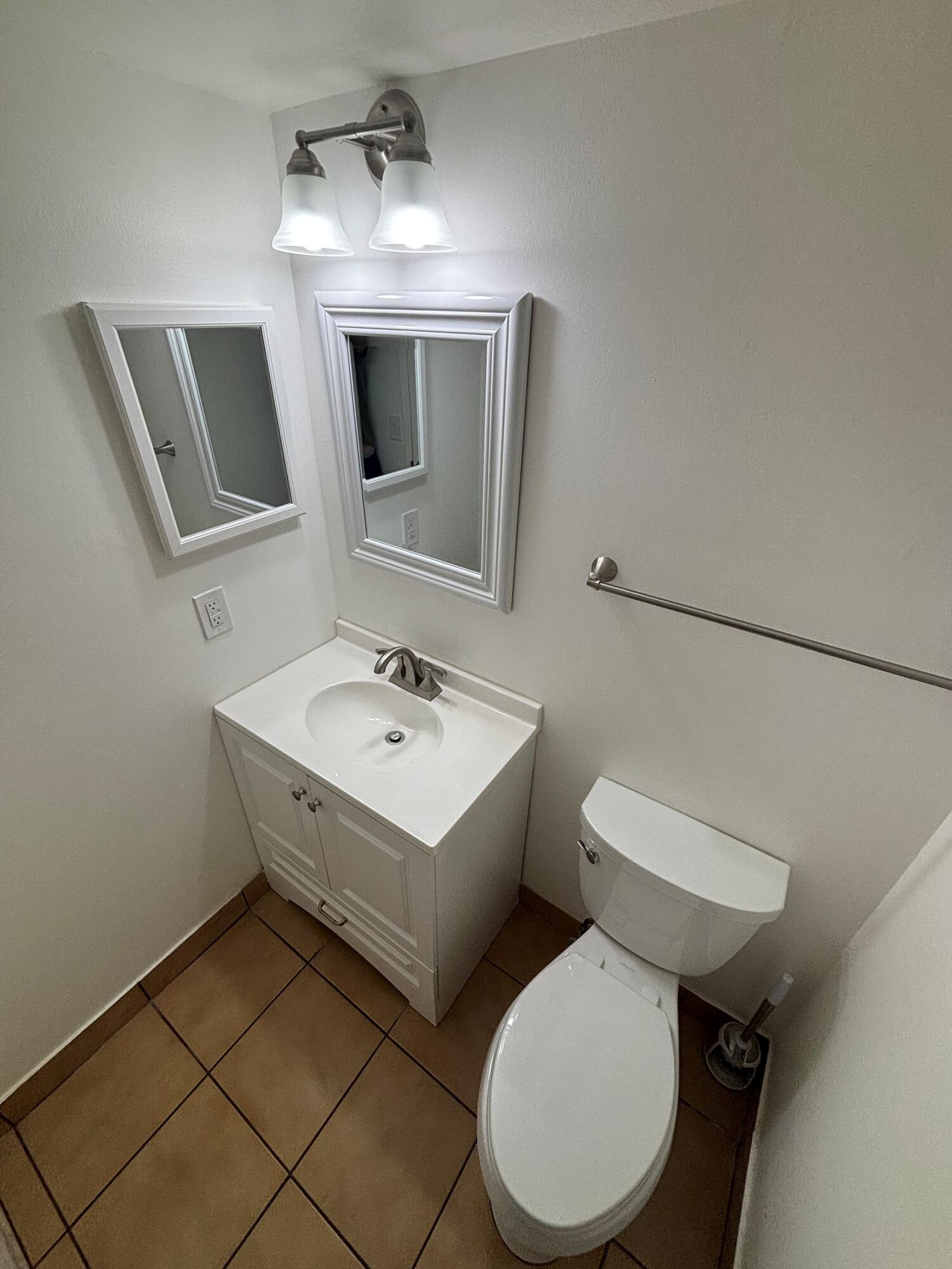301 North Pine Island Road, Unit 105 Plantation, FL 33324 - Photo 7 of 9 Bath 2