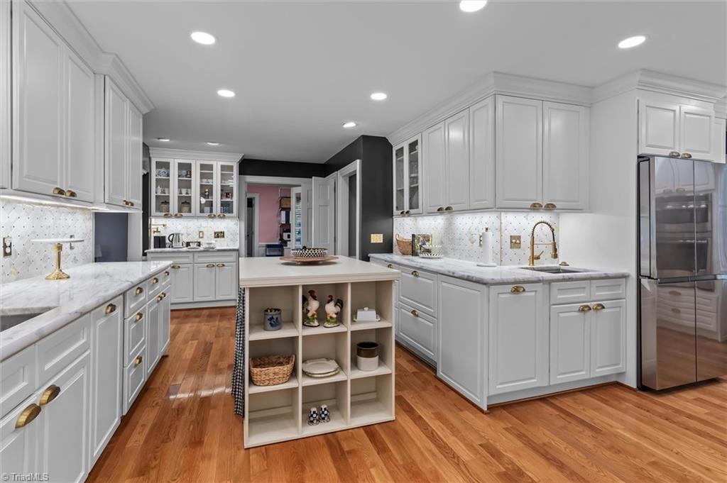 533 Crossingham Road Mount Airy, NC 27030 - Photo 10 of 49 Living/Great Room