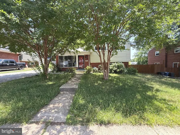 $3,550 | 98 South Iris Street, Alexandria, VA 22304