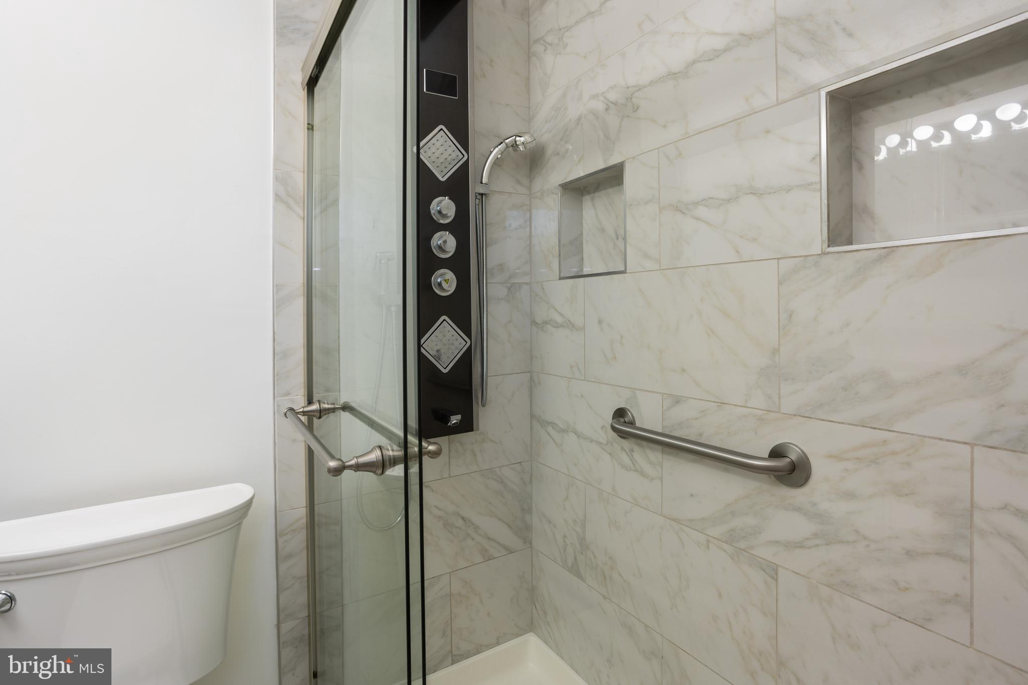 16121 Kenny Road Laurel, MD 20707 - Photo 20 of 53 upper full bathroom