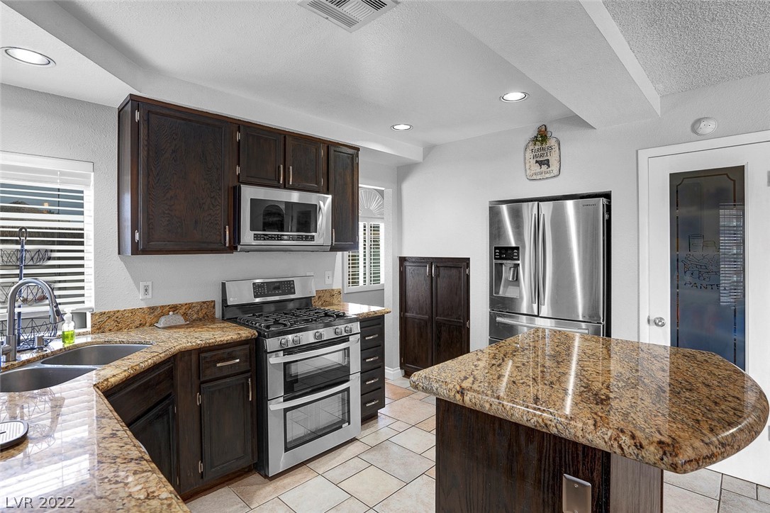 1401 Hawkwood Road Henderson, NV 89014 - Photo 15 of 50 Gallery Image 15
