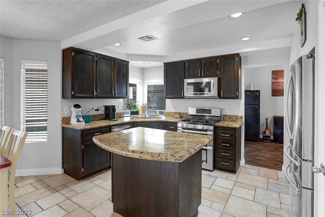 1401 Hawkwood Road Henderson, NV 89014 - Photo 17 of 50 Gallery Image 17