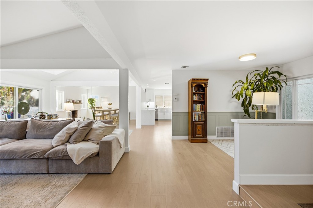 2961 Stacy Drive Simi Valley, CA 93063 - Photo 5 of 26