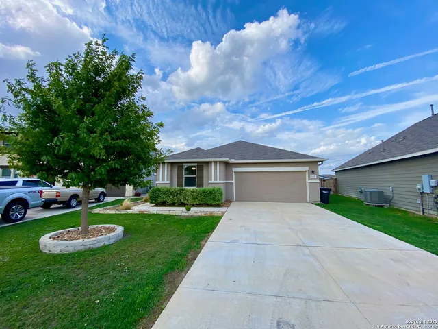 $1,845 | 142 Landing Lane, New Braunfels, TX 78130