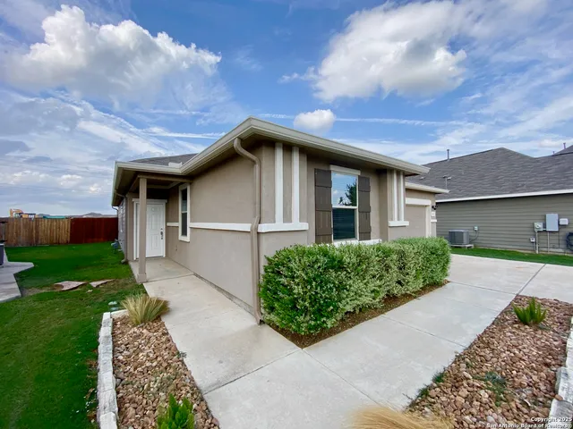 $1,845 | 142 Landing Lane, New Braunfels, TX 78130