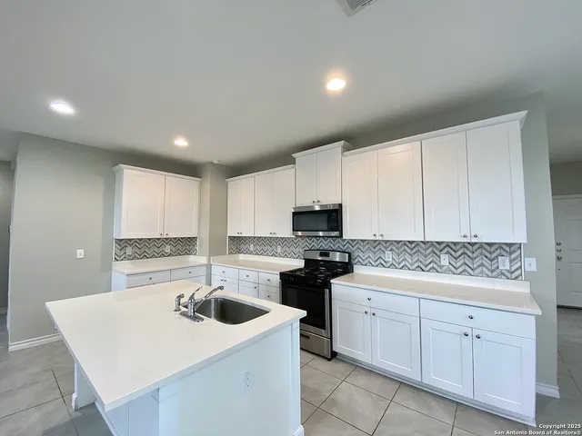 $1,845 | 142 Landing Lane, New Braunfels, TX 78130