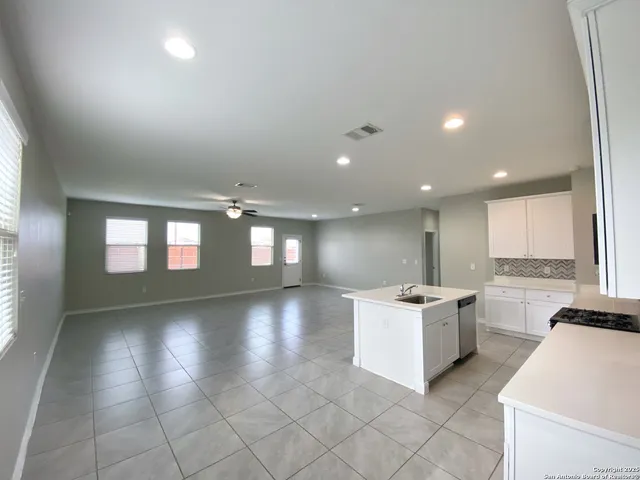 $1,845 | 142 Landing Lane, New Braunfels, TX 78130