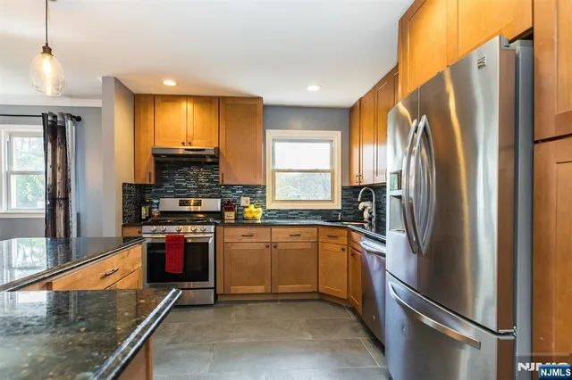 $749,000 | 179 Grove Avenue, Verona, NJ 07044