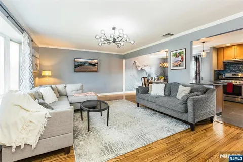 $749,000 | 179 Grove Avenue, Verona, NJ 07044