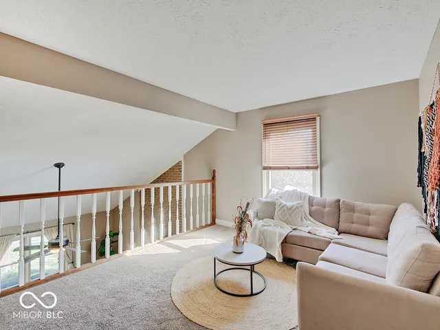 $200,000 | 7424 Castleton Farms N Drive, Indianapolis, IN 46256