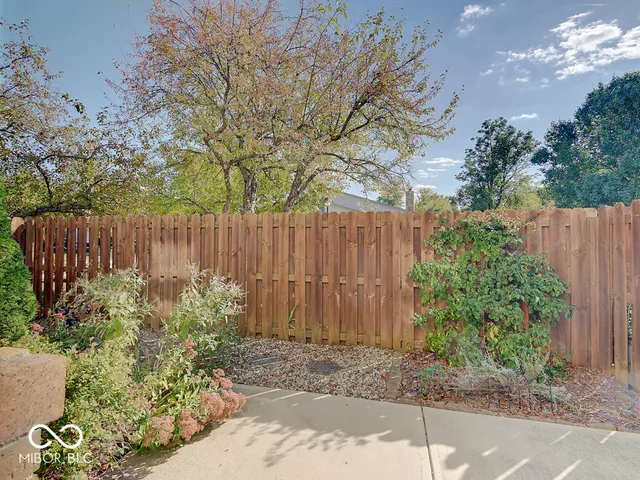 $200,000 | 7424 Castleton Farms N Drive, Indianapolis, IN 46256