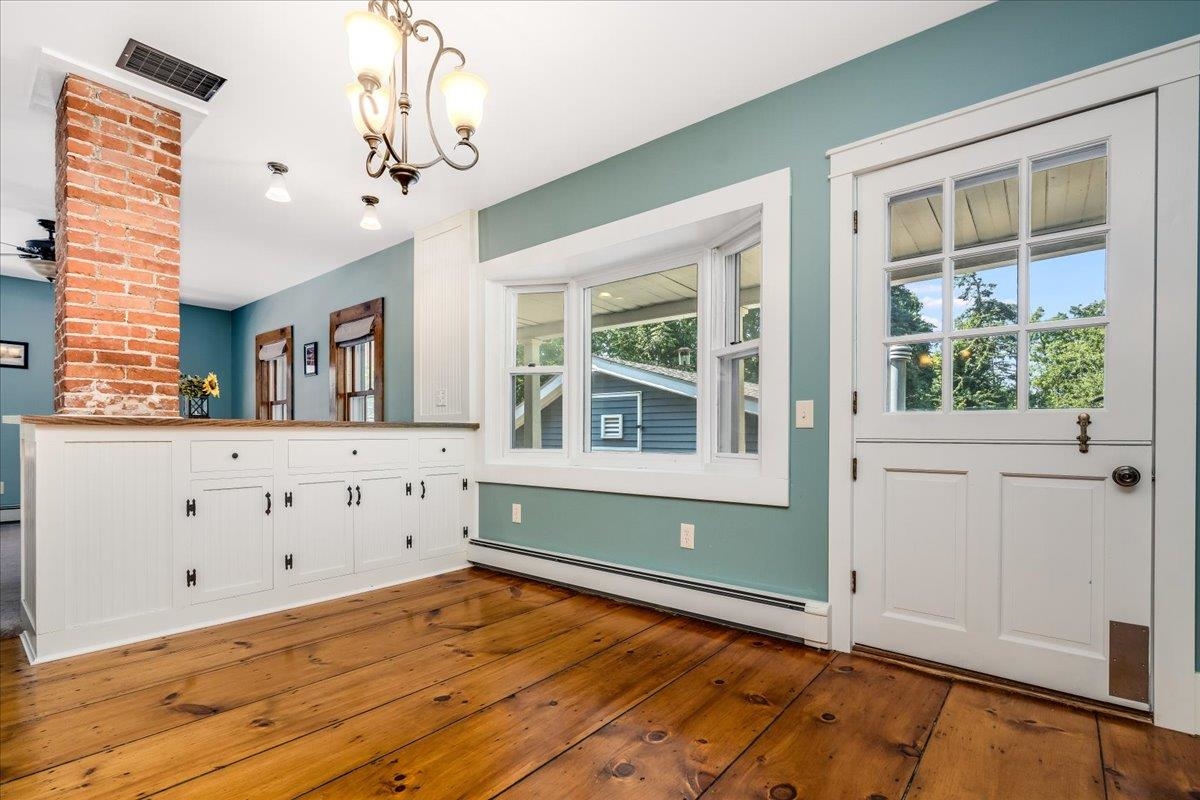 14 Derry Road Chester, NH 03036 - Photo 13 of 40