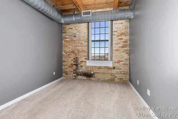 $295,000 | 940 Monroe Avenue Northwest, Unit SUITE 333, Grand Rapids, MI 49503