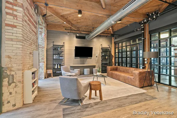 $295,000 | 940 Monroe Avenue Northwest, Unit SUITE 333, Grand Rapids, MI 49503
